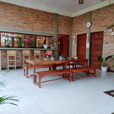 Bua Guest House Medan Exteriör bild