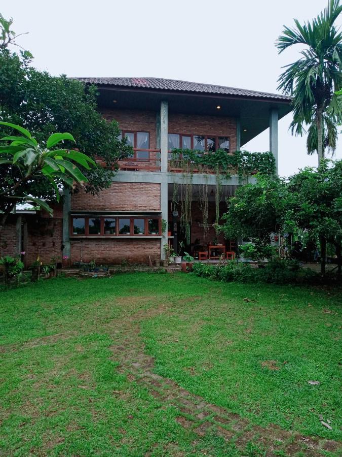 Bua Guest House Medan Exteriör bild