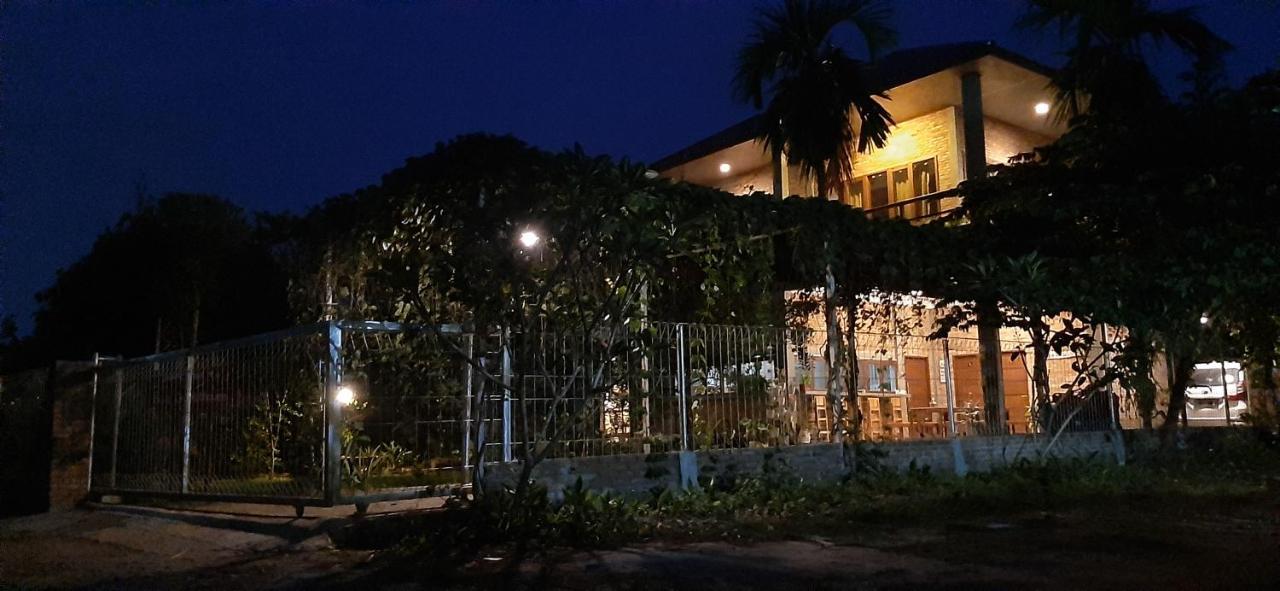 Bua Guest House Medan Exteriör bild