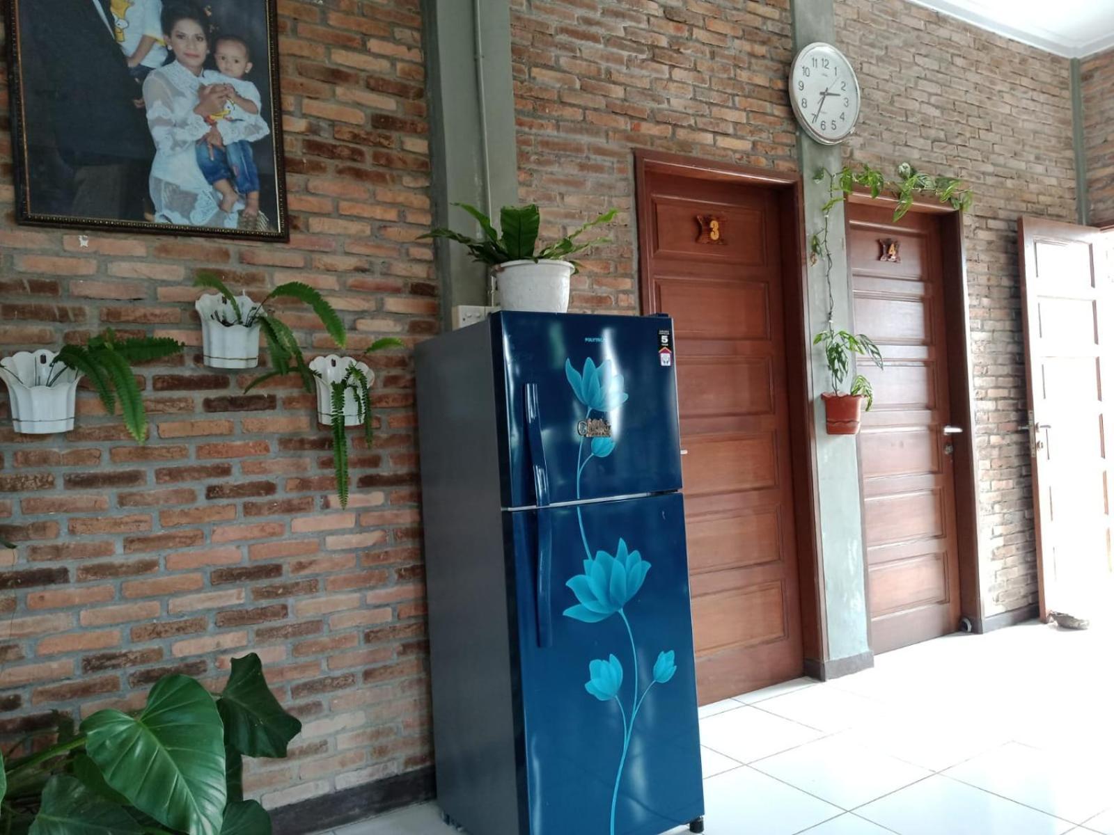 Bua Guest House Medan Exteriör bild