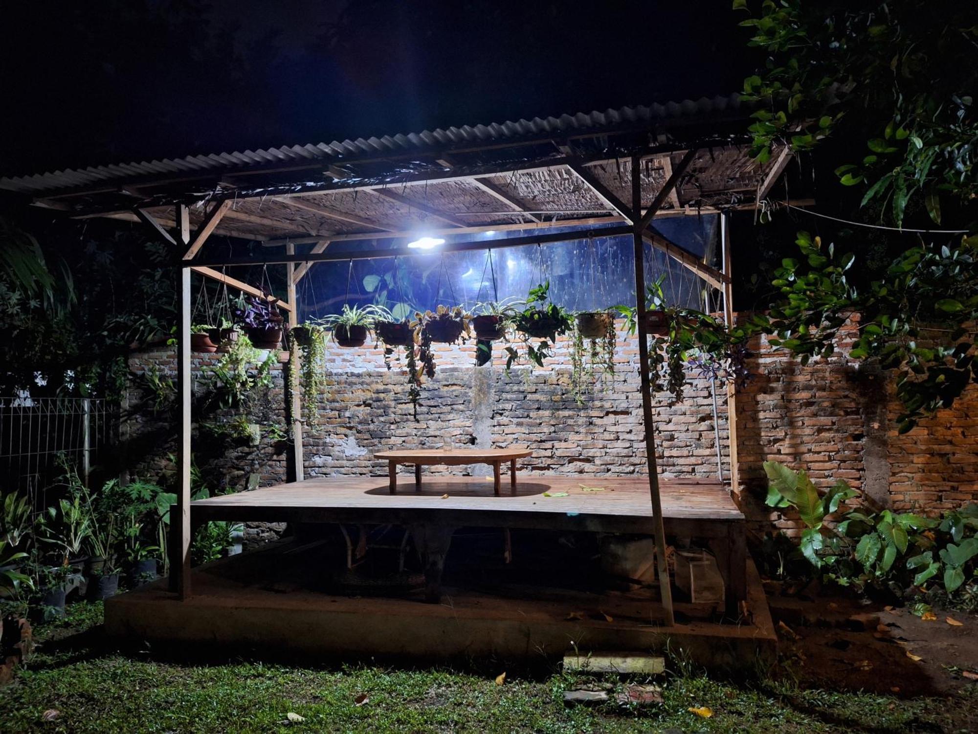 Bua Guest House Medan Exteriör bild